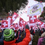 Alors qu'elle devait accueillir en février 2024 le tout premier combiné par équipes féminin de l'histoire, Crans-Montana devra patienter au moins un an